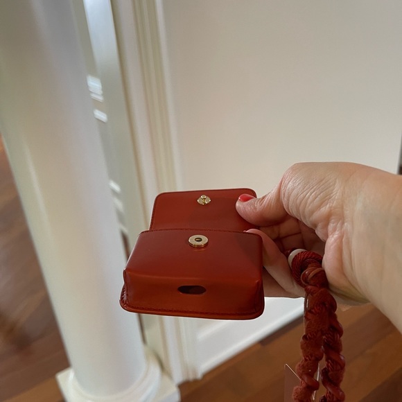 Forget Me Not AirPods Case by Loro Piana - Picture 3 of 4